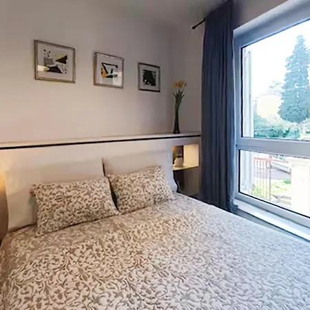 1 Bedroom Beautiful In Appartement